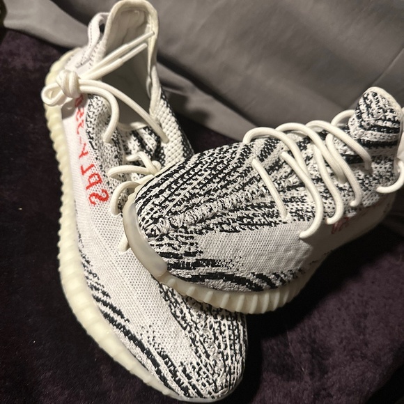 Adidas Yeezy Boost 350 V2 Zebra - Picture 1 of 1